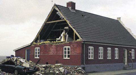 Parcelhus med ødelagt gavltrekant