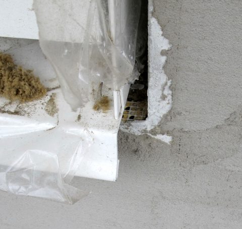 Svigt i udførelse af facadepuds på side- og bundfals