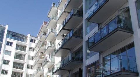 Kolde gulve og fugtgener ved udkragede betonaltandæk