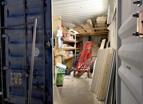 Fugtfølsomme byggematerialer beskyttes mod nedbør i byggeperioden