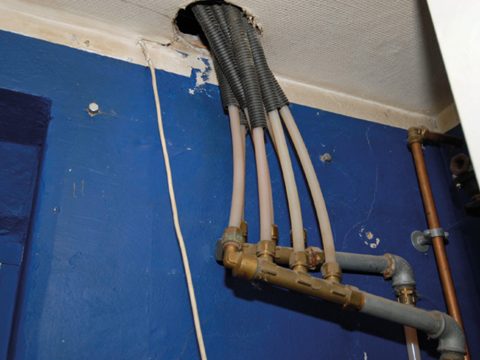 Tætning af gennemføring af installation